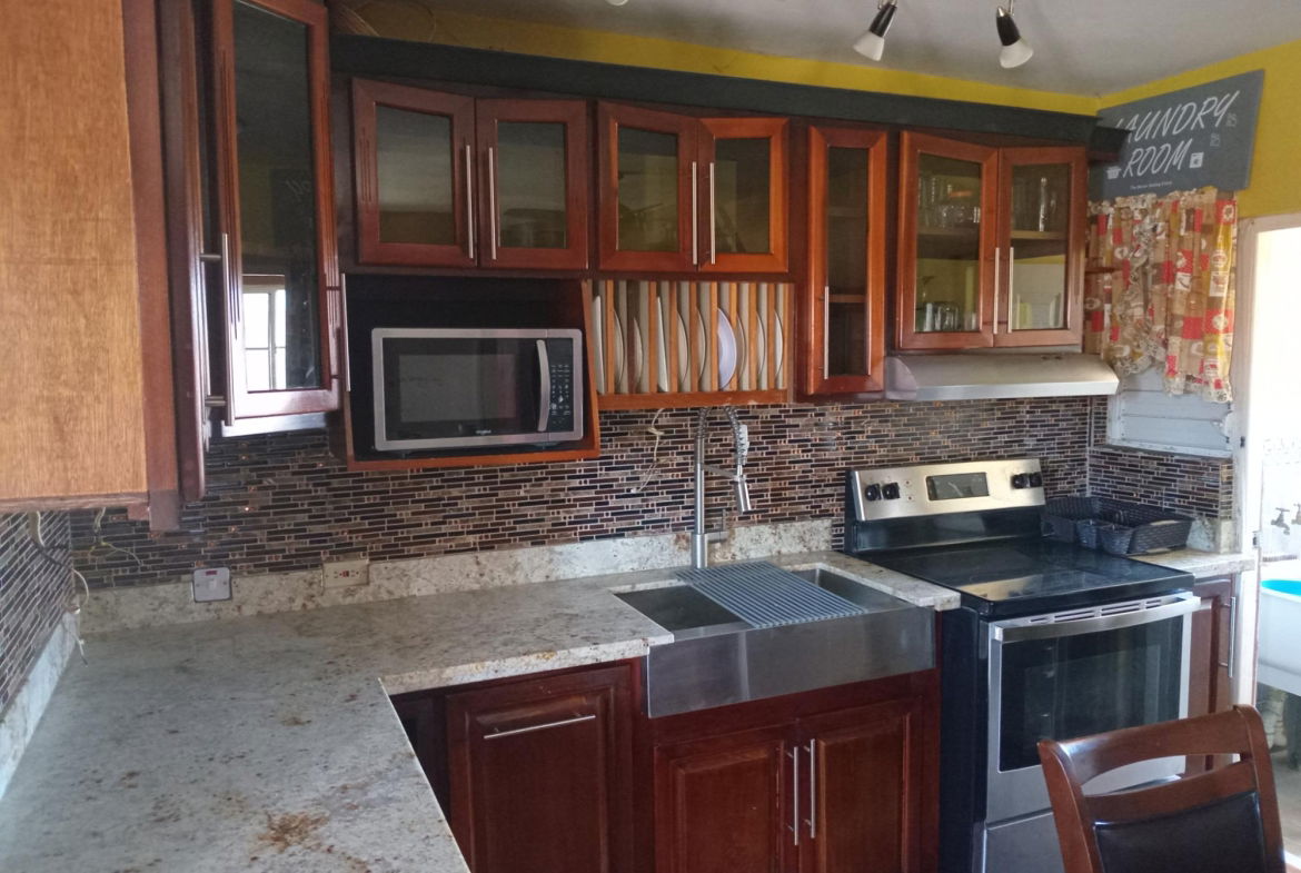 Fifteenth image of 10- Block 1e Phase 1 Union es in Unions Estate, St. Catherine, Jamaica - property is For Rent