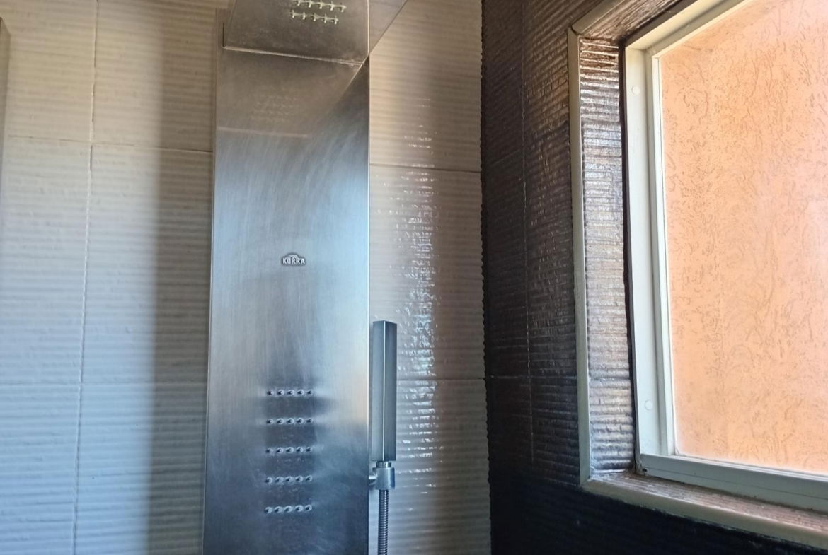 Seventh image of 10- Block 1e Phase 1 Union es in Unions Estate, St. Catherine, Jamaica - property is For Rent