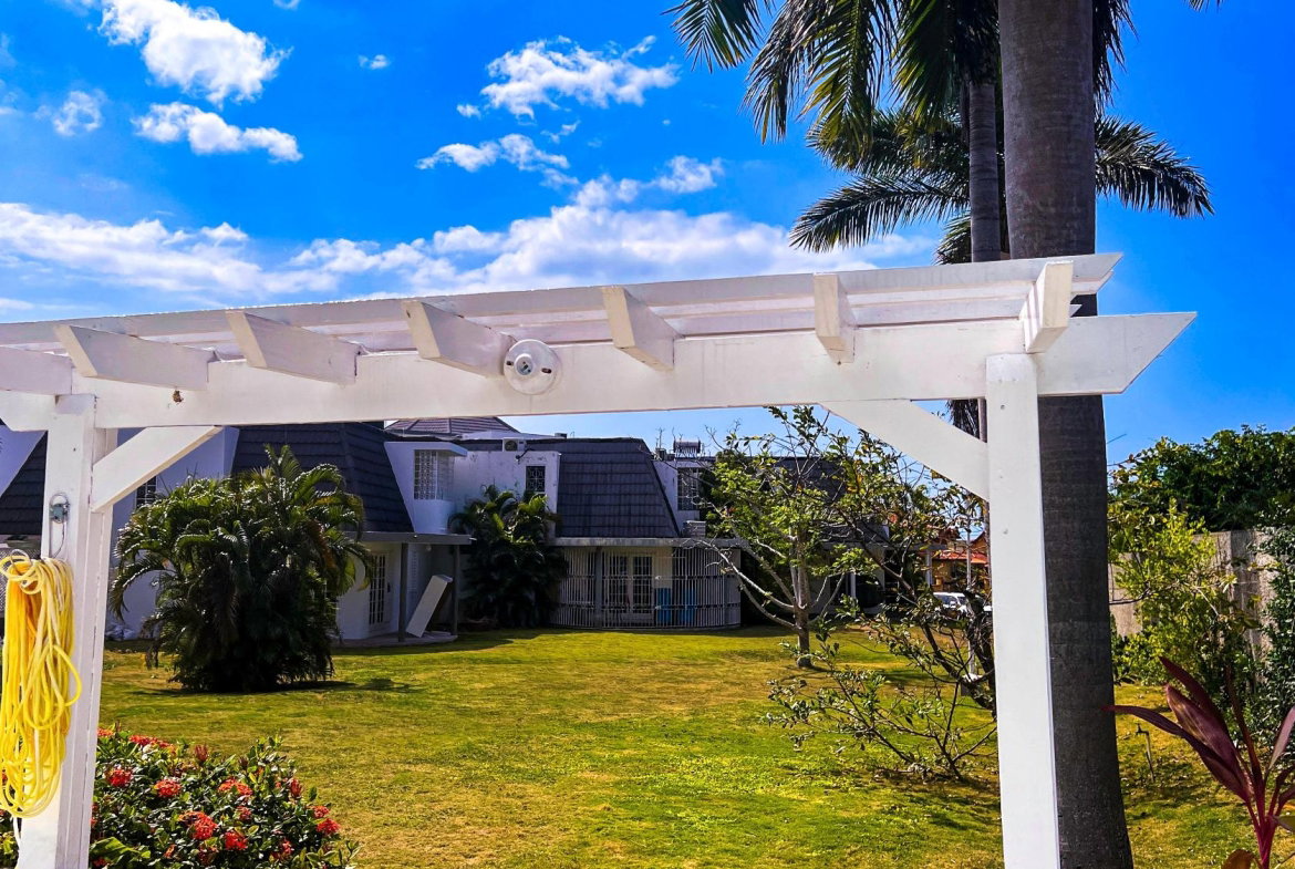 Eleventh image of 11-1080 Taylor Rd. Ironshore in Ironshore, St. James, Jamaica - property is For Rent