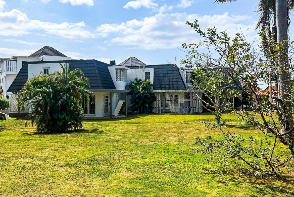 Twelfth image of 11-1080 Taylor Rd. Ironshore in Ironshore, St. James, Jamaica - property is For Rent