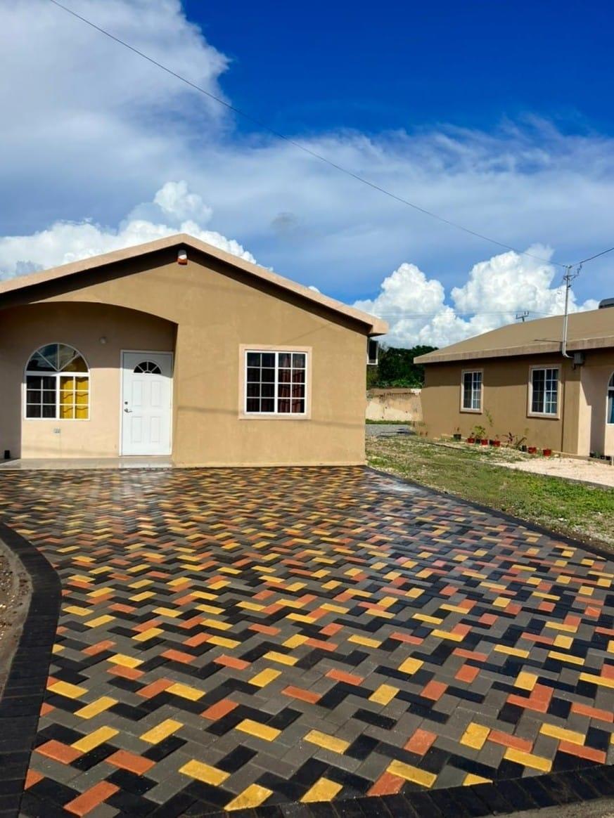 First image of 1869 Turtle Crescent in Phoenix Park, St. Catherine, Jamaica - property is For Rent