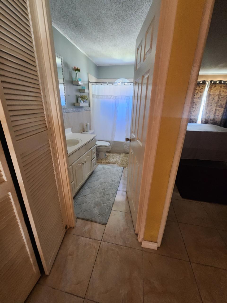 Sixth image of Lot 90-21 Lingfield Crescent in Portmore Country Club, St. Catherine, Jamaica - property is For Rent