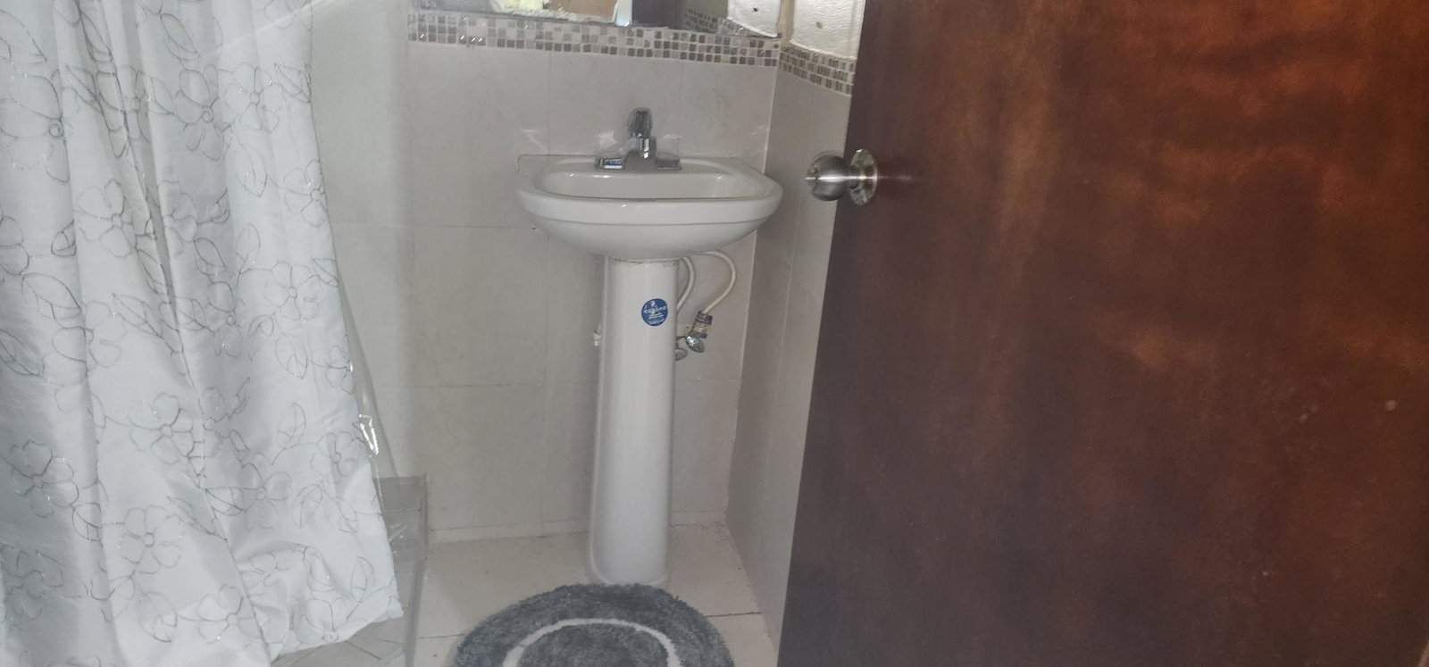 Eleventh image of 11 Braemar Avenue in Kingston 10, St. Andrew, Jamaica - property is For Rent