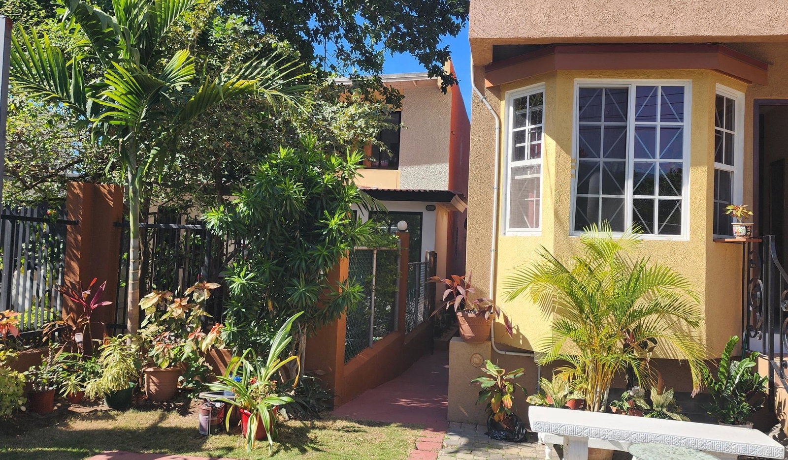 First image of 11 Braemar Avenue in Kingston 10, St. Andrew, Jamaica - property is For Rent