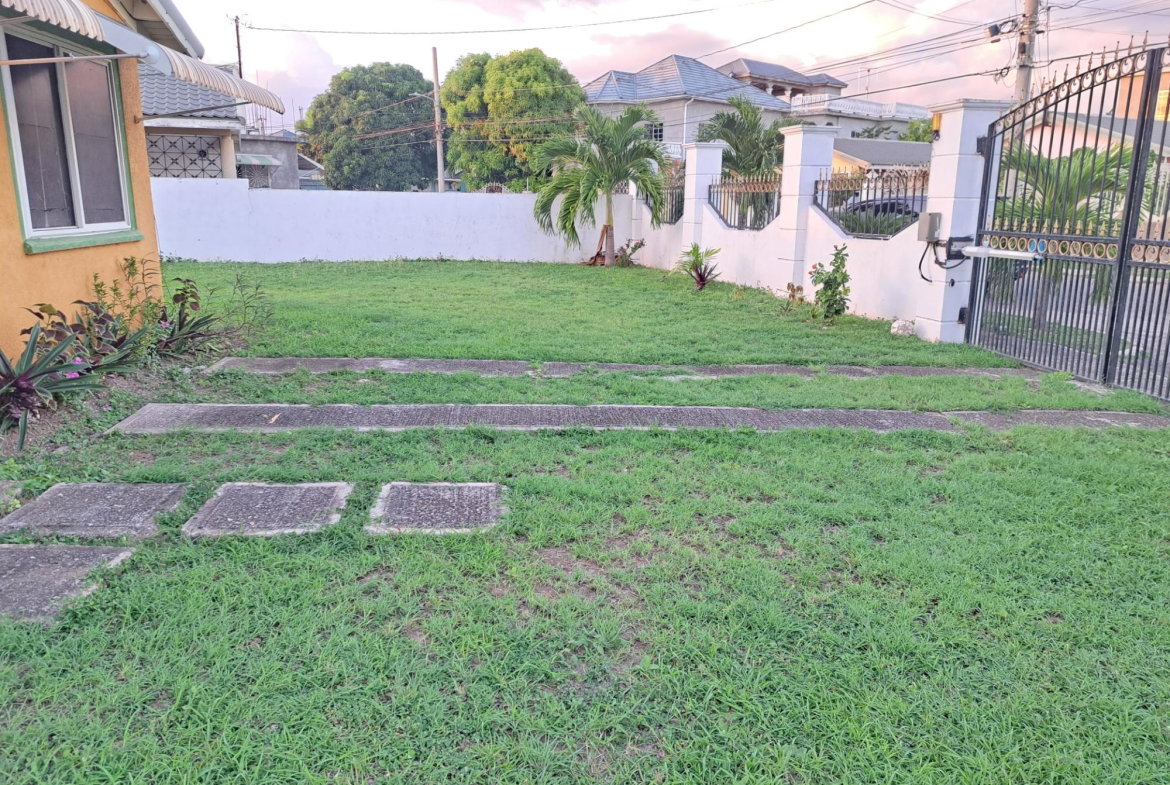 Seventeenth image of 371 Mockingbird Circle in Old Harbour, St. Catherine, Jamaica - property is For Rent