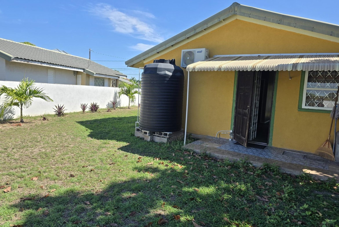 Twentieth image of 371 Mockingbird Circle in Old Harbour, St. Catherine, Jamaica - property is For Rent