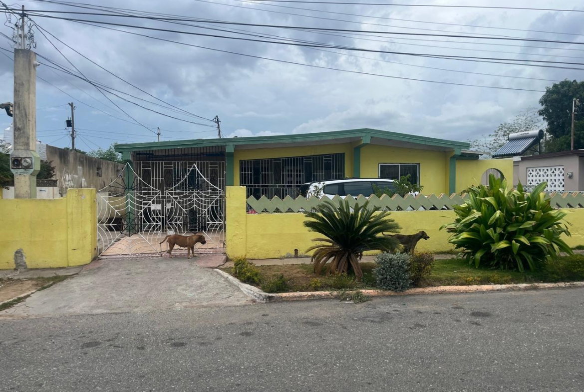 Fifteenth image of 33 Portsmouth Avenue in Bridgeport, St. Catherine, Jamaica - property is For Sale