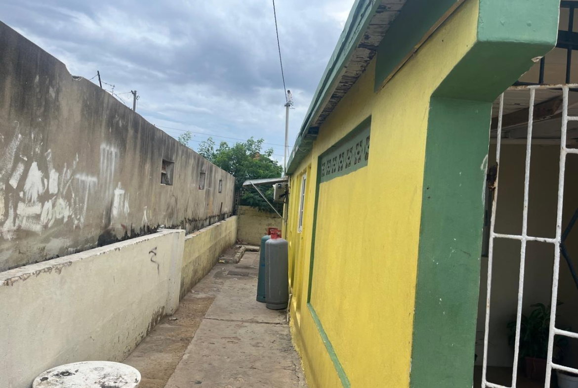 Seventh image of 33 Portsmouth Avenue in Bridgeport, St. Catherine, Jamaica - property is For Sale