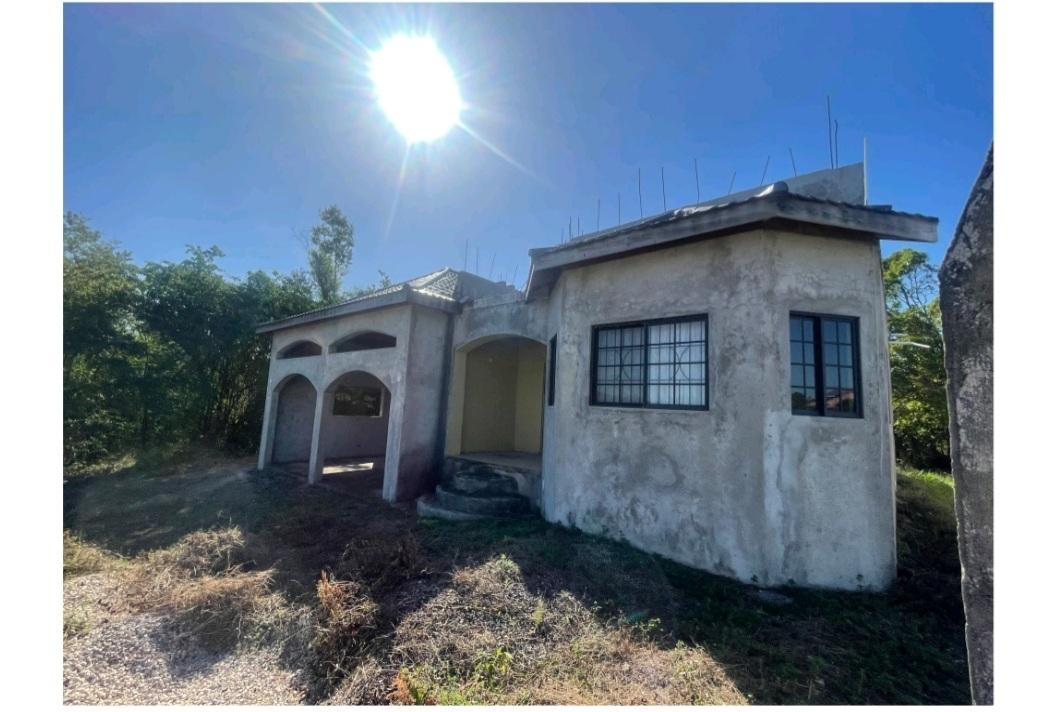 Second image of Olive Park in Santa Cruz, St. Elizabeth, Jamaica - property is For Sale