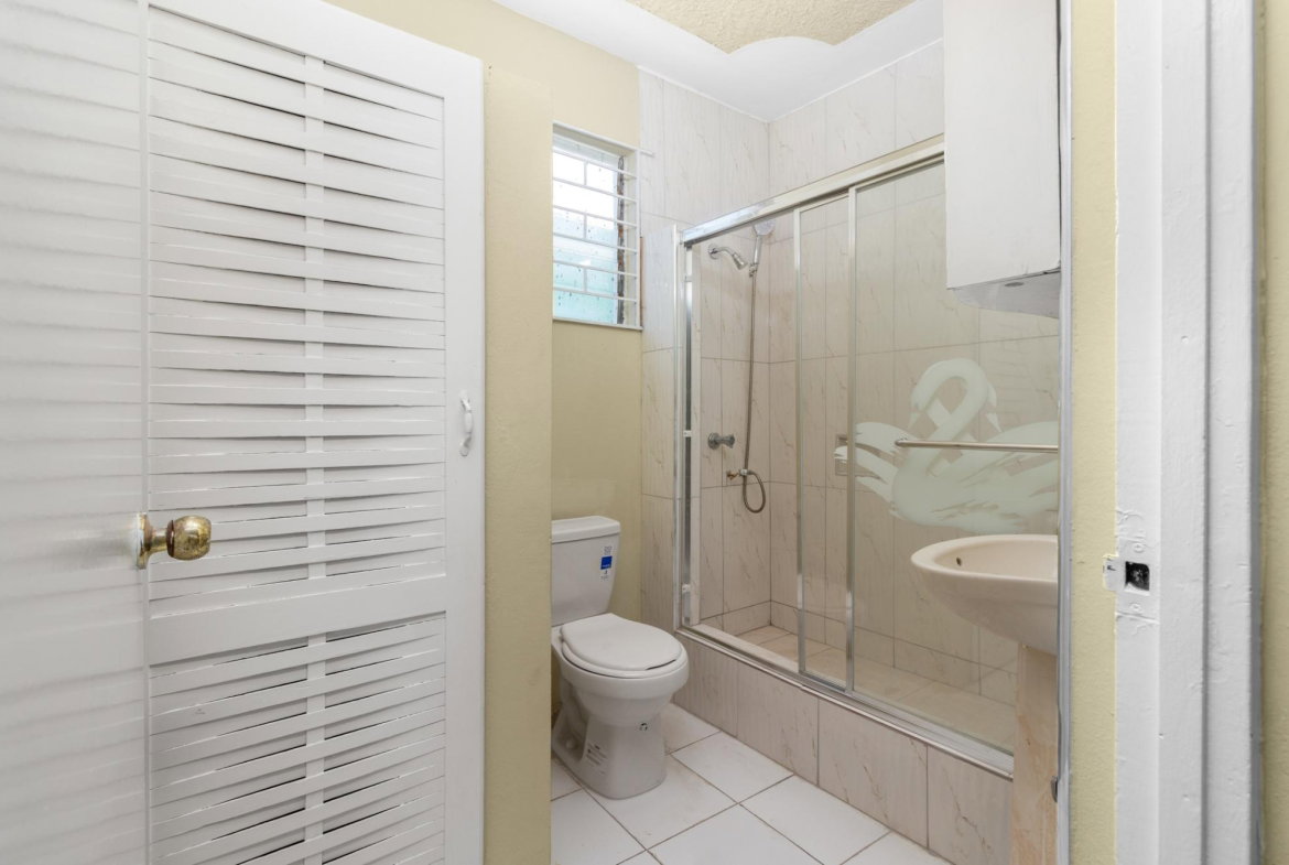Twenty-Second image of Paris Avenue in Passage Fort, St. Catherine, Jamaica - property is For Sale