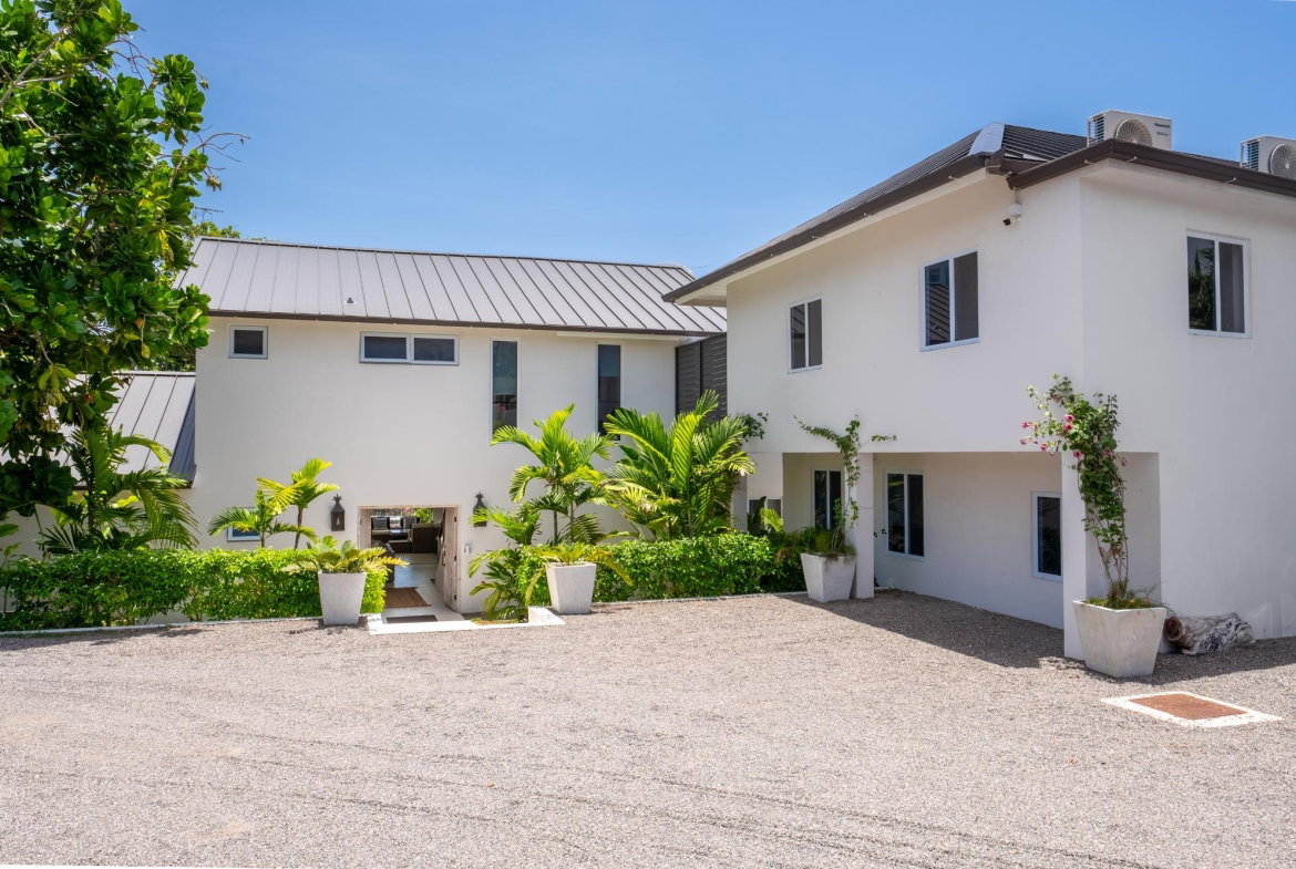 Second image of 4- Tower Isle Main Road in Tower Isle, St. Mary, Jamaica - property is For Rent