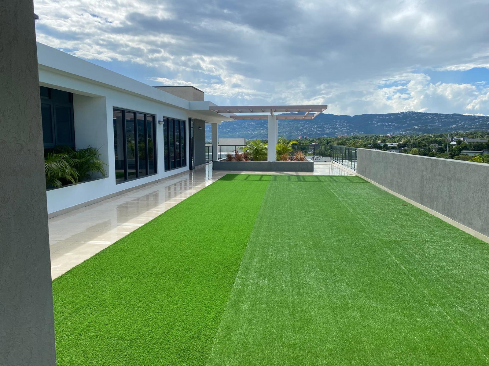 Ninth image of 107-3 Kings Drive in Kingston 6, St. Andrew, Jamaica - property is For Rent