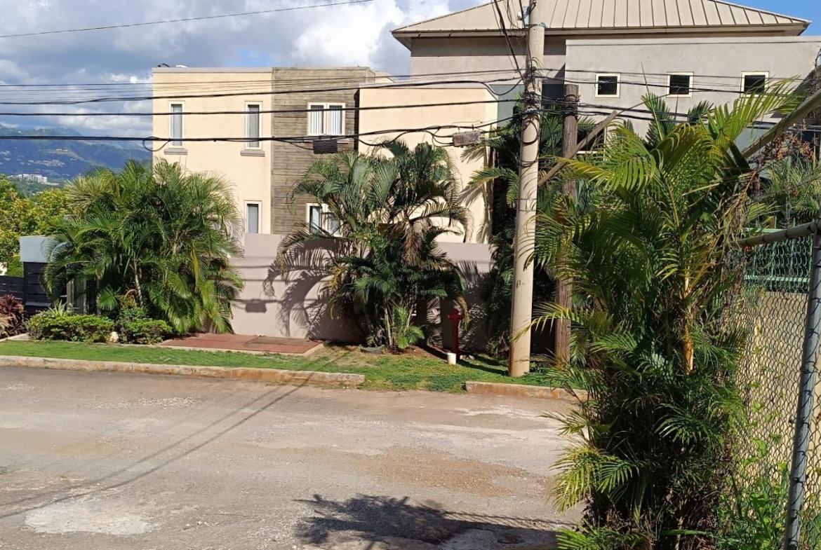 Second image of 104-200 Red Hills rd in Red Hills, St. Andrew, Jamaica - property is For Sale