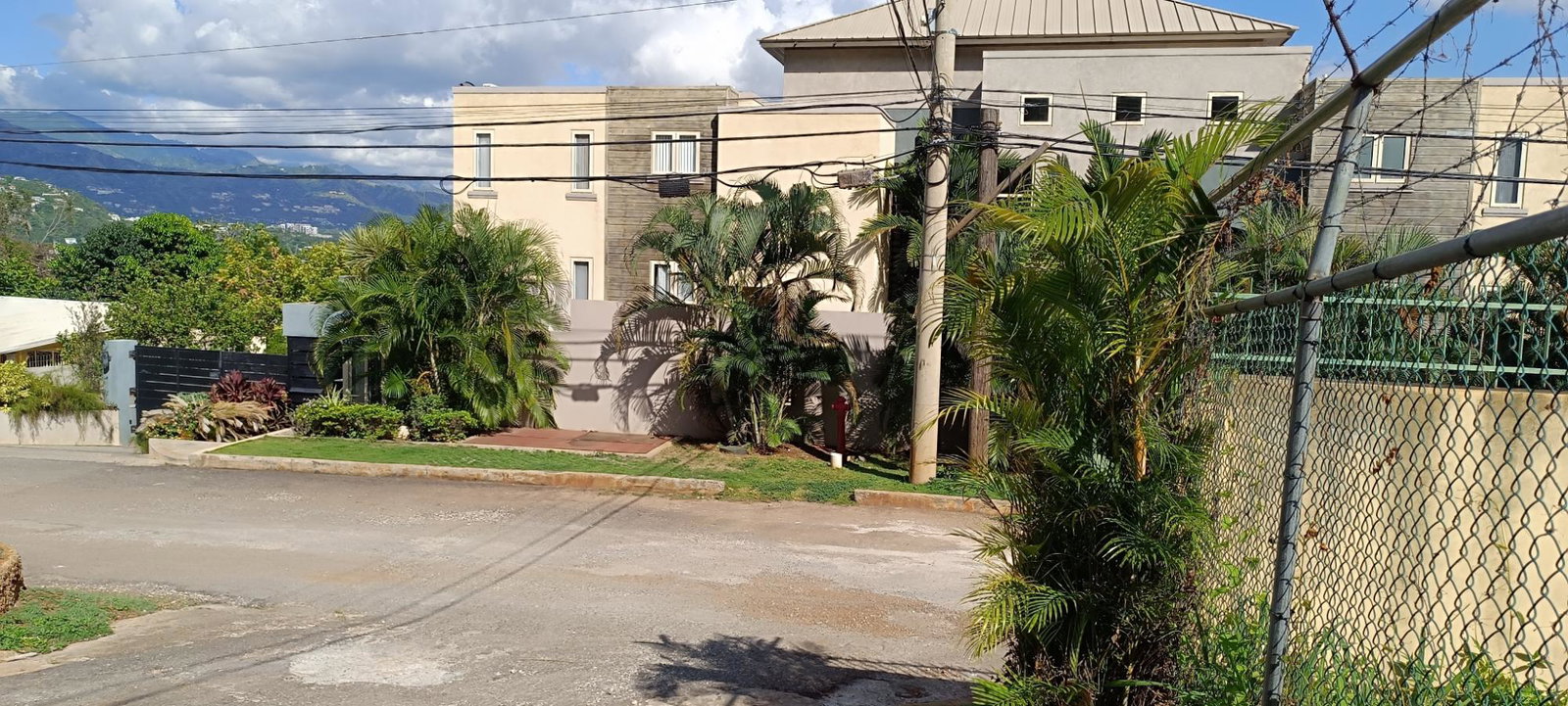 Second image of 104-200 Red Hills rd in Red Hills, St. Andrew, Jamaica - property is For Sale