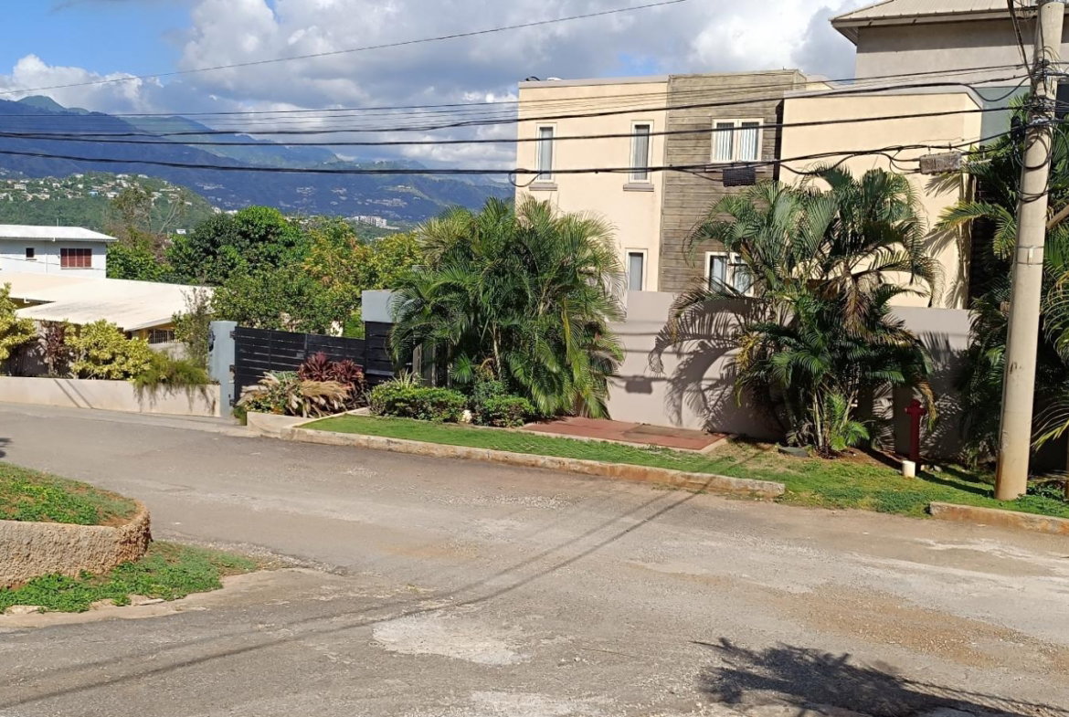 First image of 104-200 Red Hills rd in Red Hills, St. Andrew, Jamaica - property is For Sale