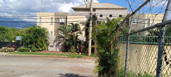 Seventh image of 104-200 Red Hills rd in Red Hills, St. Andrew, Jamaica - property is For Sale