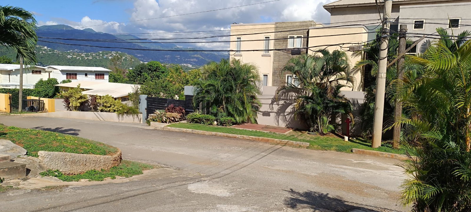 First image of 104-200 Red Hills rd in Red Hills, St. Andrew, Jamaica - property is For Sale