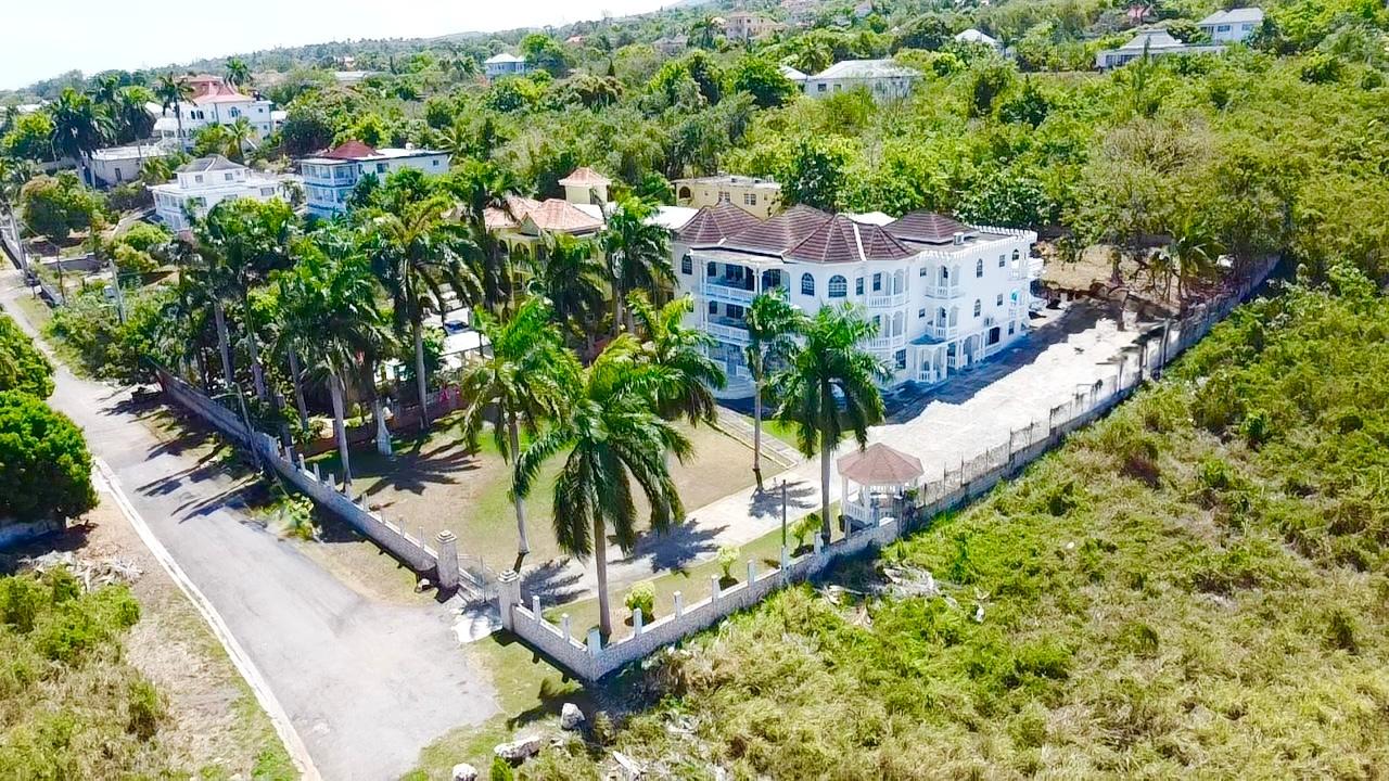 Seventh image of Coral Gardens in Montego Bay, St. James, Jamaica - property is For Sale