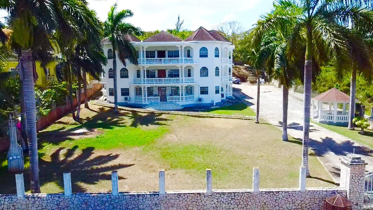 Eighth image of Coral Gardens in Montego Bay, St. James, Jamaica - property is For Sale