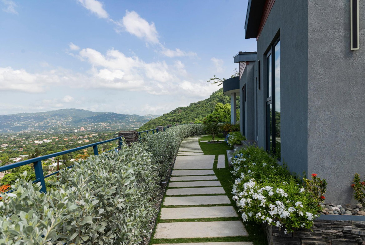Eighth image of 23- Spyglass, Tavistock Terra in Kingston 6, St. Andrew, Jamaica - property is For Rent