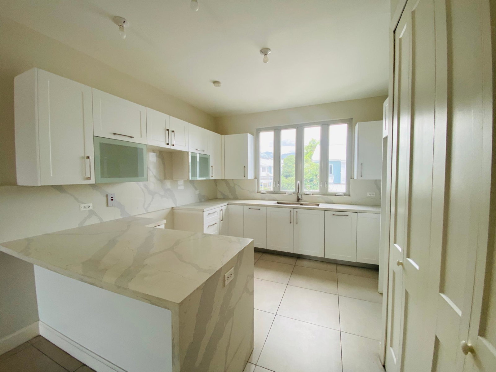 Fifth image of Apt 31- Seymour Avenue, Kingston in Kingston 6, St. Andrew, Jamaica - property is For Rent