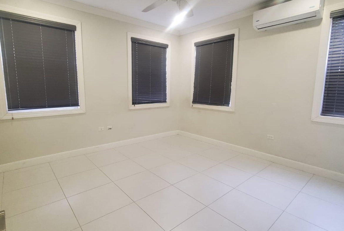 Tenth image of A1- Ocean Springs in Reading, St. James, Jamaica - property is For Rent