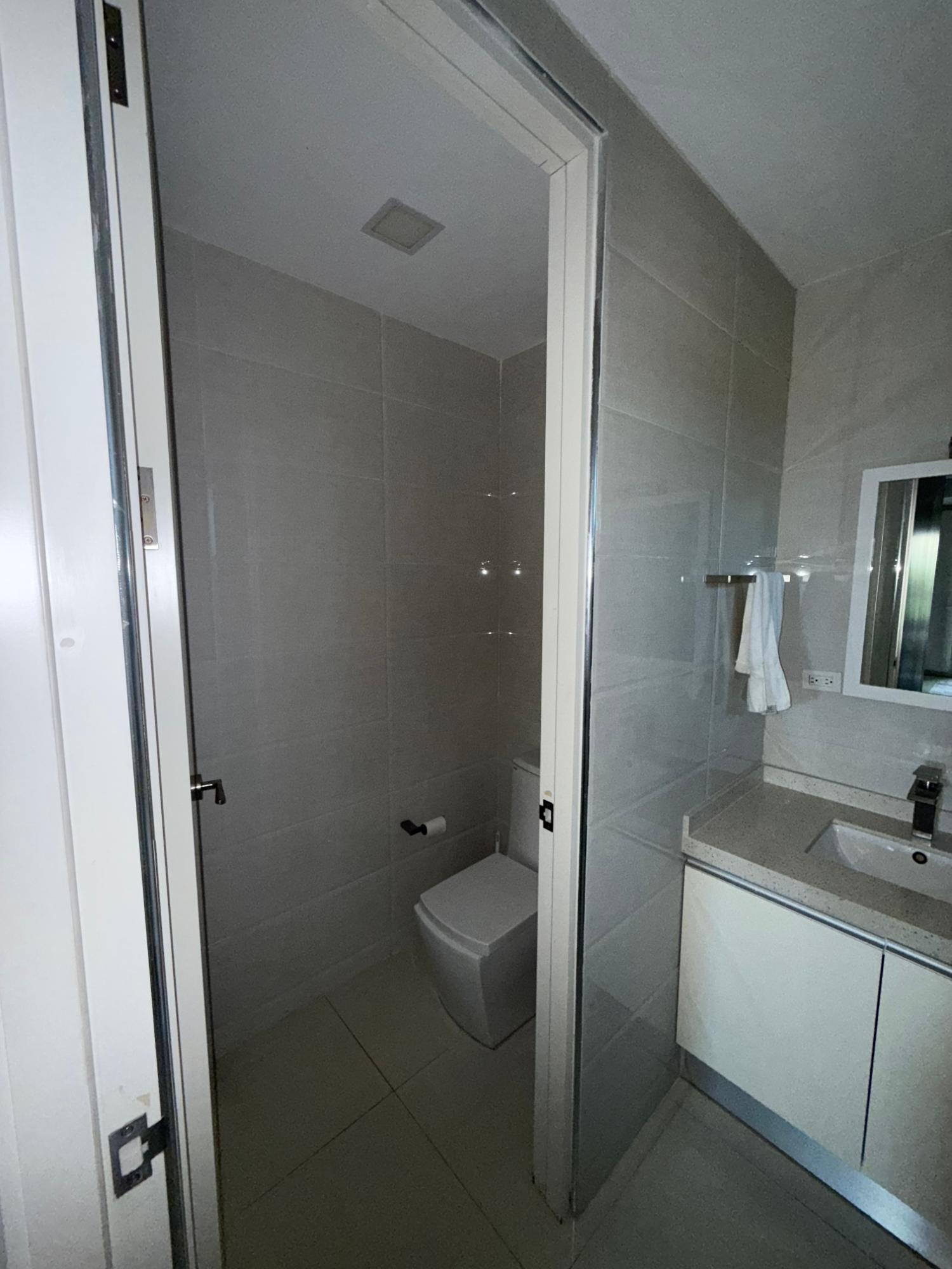 Fifth image of 410-20 South Avenue in Kingston 10, St. Andrew, Jamaica - property is For Sale