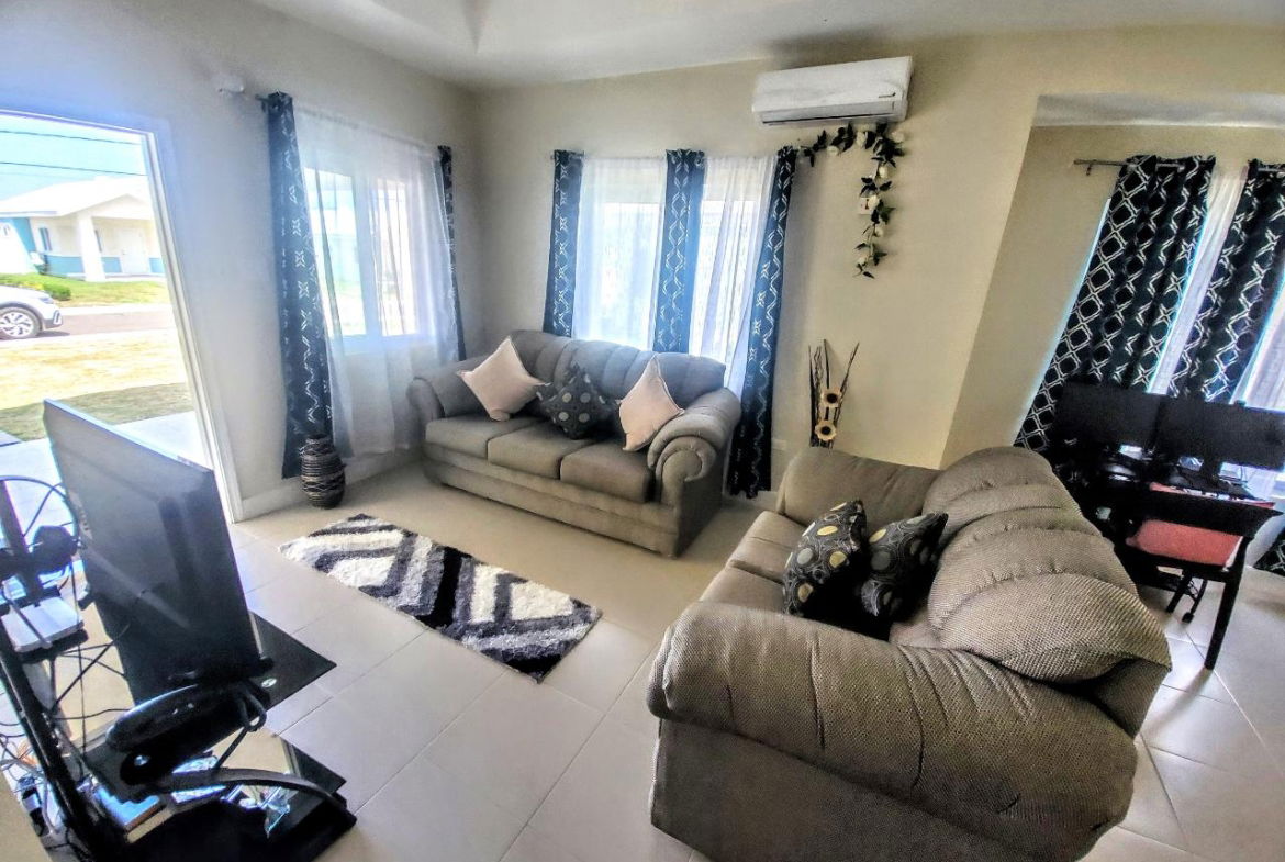 Eleventh image of 97-30 Seashore East in Lucea, Hanover, Jamaica - property is For Rent