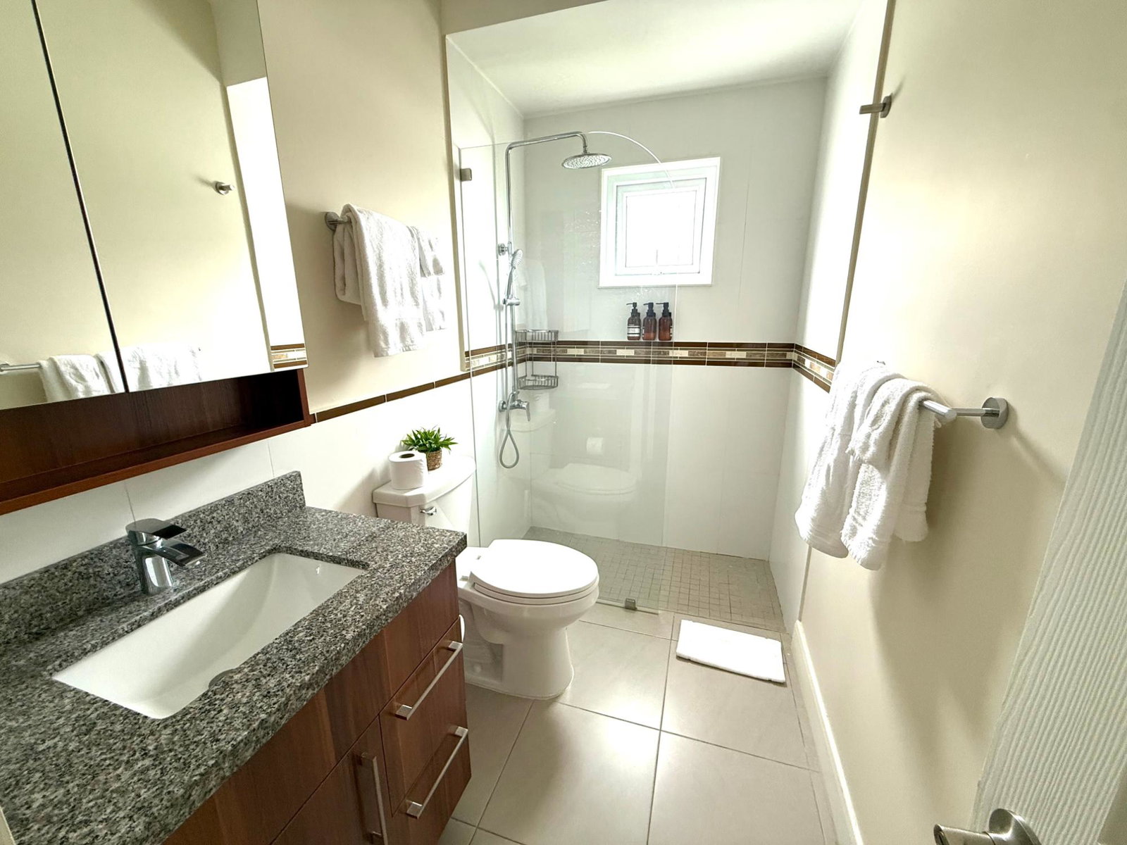 Eleventh image of 372- Oceanpointe in Lucea, Hanover, Jamaica - property is For Rent