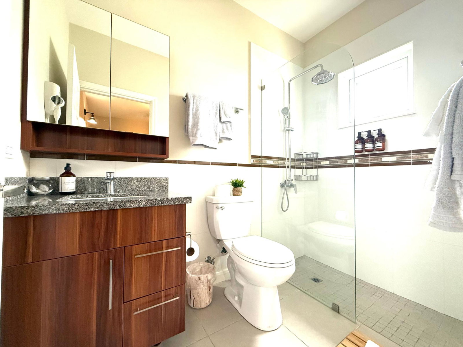 Eighth image of 372- Oceanpointe in Lucea, Hanover, Jamaica - property is For Rent