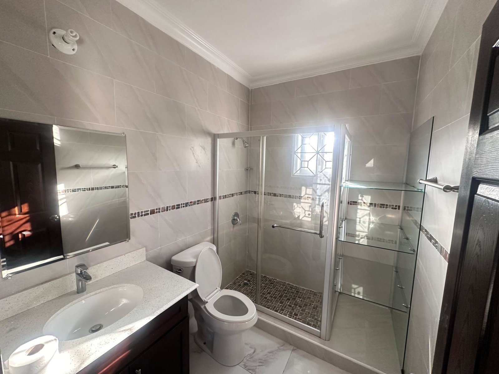 Luxury-3-Bedroom-Apartment-for-Rent-in-Kingston-6-St.-Andrew-Jamaica Thirteenth image of 4-15 Halifax Avenue in Kingston 6, St. Andrew, Jamaica - property is For Rent