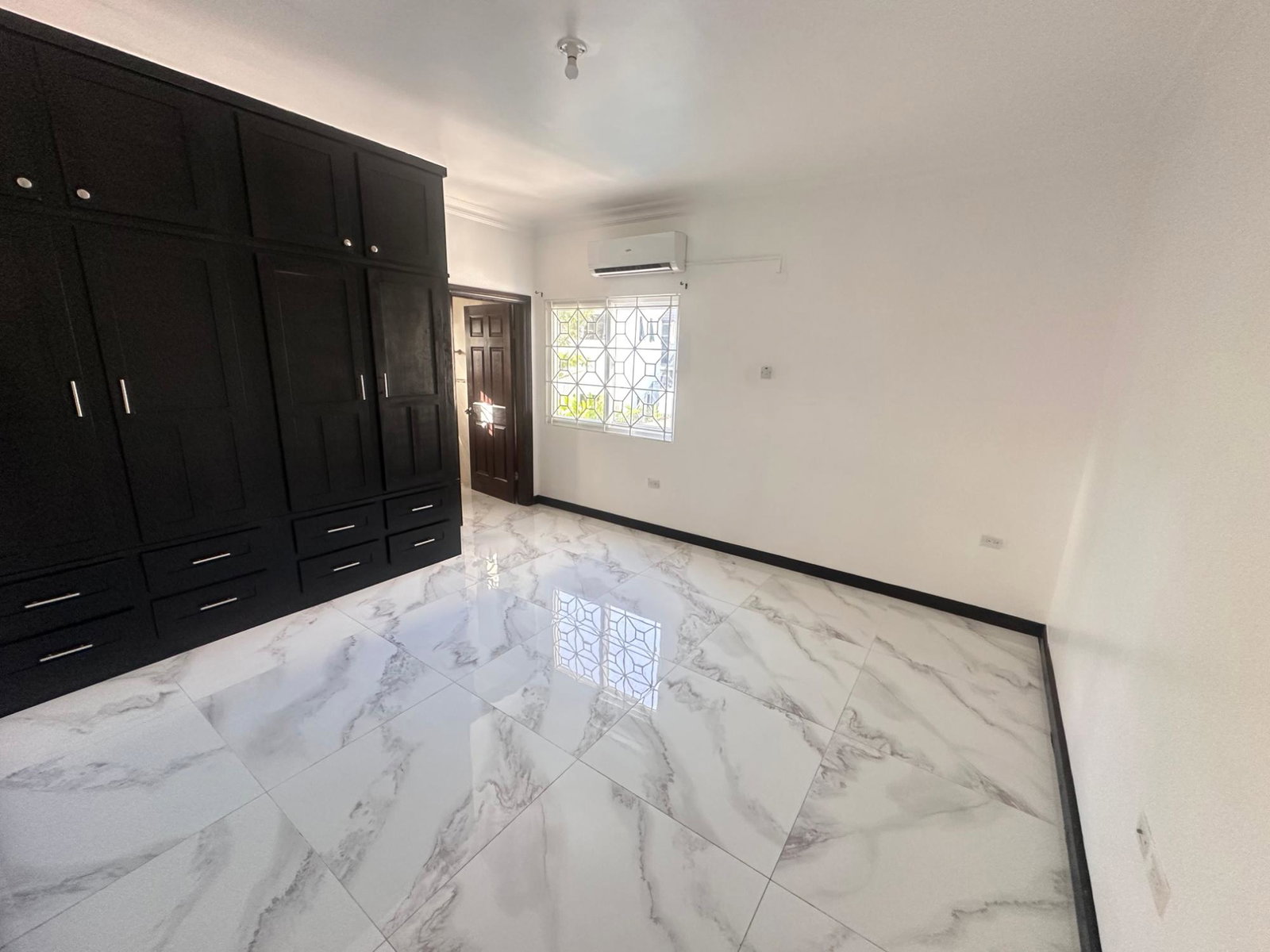 Luxury-3-Bedroom-Apartment-for-Rent-in-Kingston-6-St.-Andrew-Jamaica Fifteenth image of 4-15 Halifax Avenue in Kingston 6, St. Andrew, Jamaica - property is For Rent