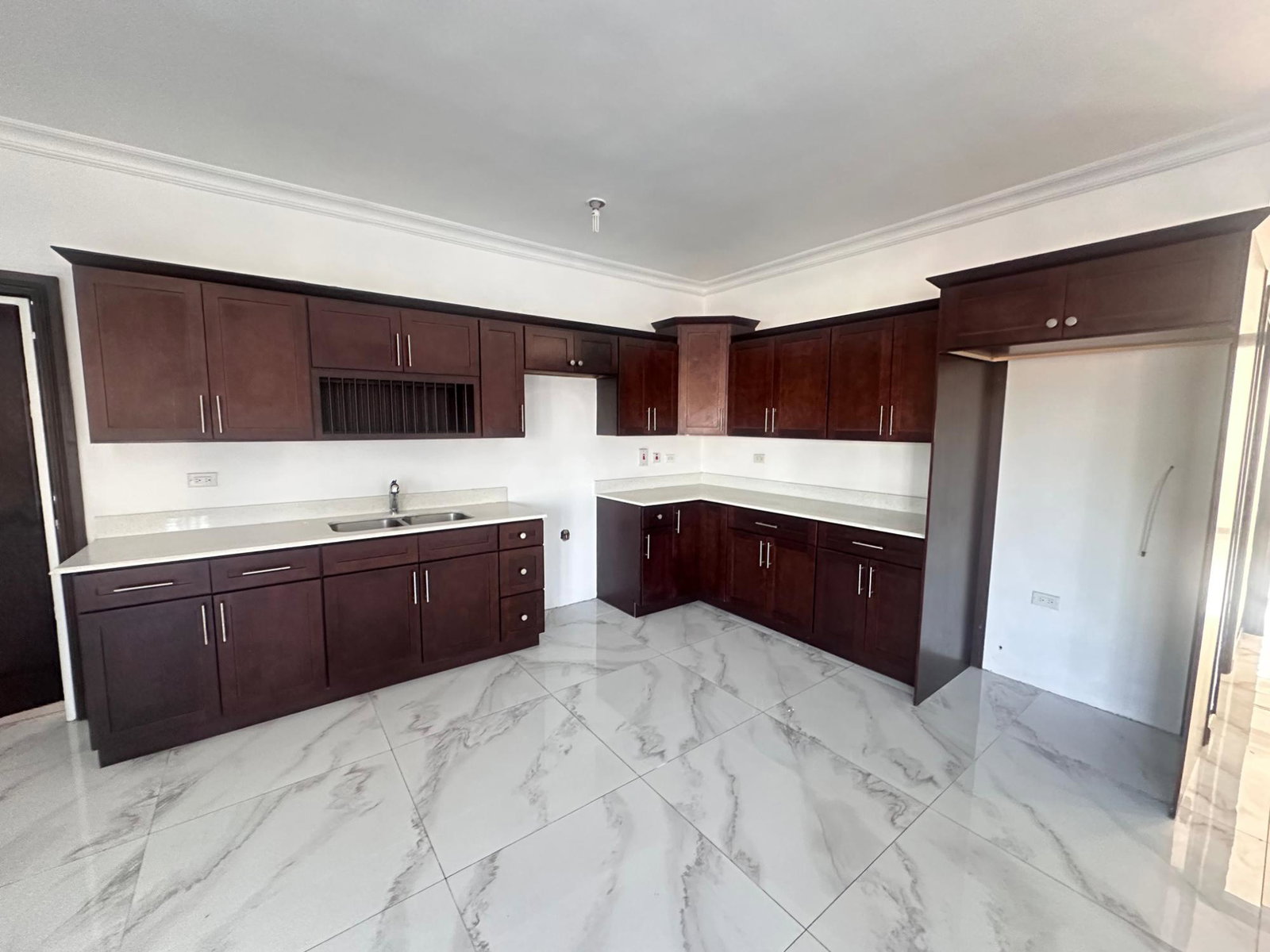 Luxury-3-Bedroom-Apartment-for-Rent-in-Kingston-6-St.-Andrew-Jamaica Seventh image of 4-15 Halifax Avenue in Kingston 6, St. Andrew, Jamaica - property is For Rent