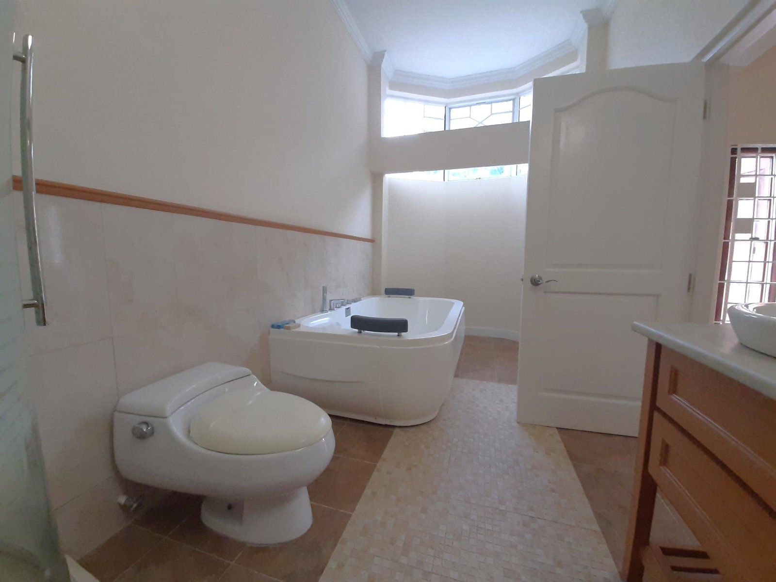 Twenty-Fifth image of Apt. #5-33 University Crescent, in Kingston 6, St. Andrew, Jamaica - property is For Rent
