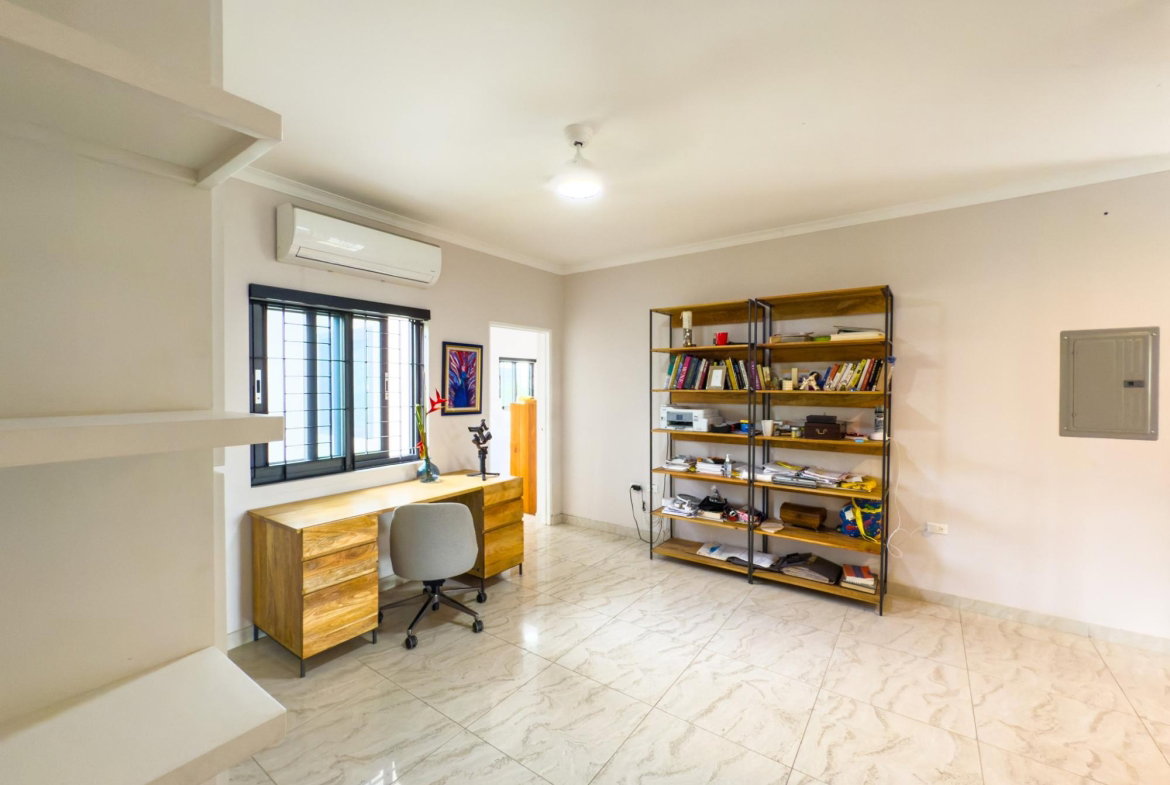 Tenth image of 5-1a Tavistock Terrace in Kingston 6, St. Andrew, Jamaica - property is For Sale