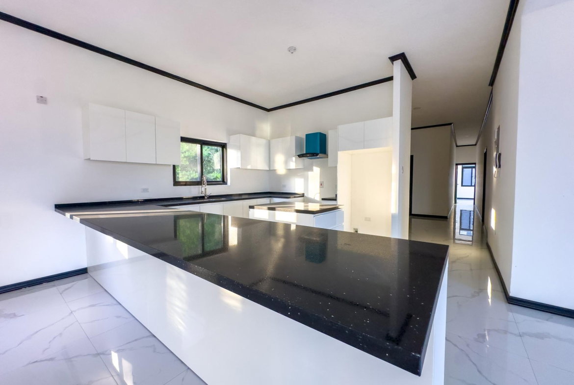 Tenth image of 21-11-13 Hill Road in Kingston 8, St. Andrew, Jamaica - property is For Sale