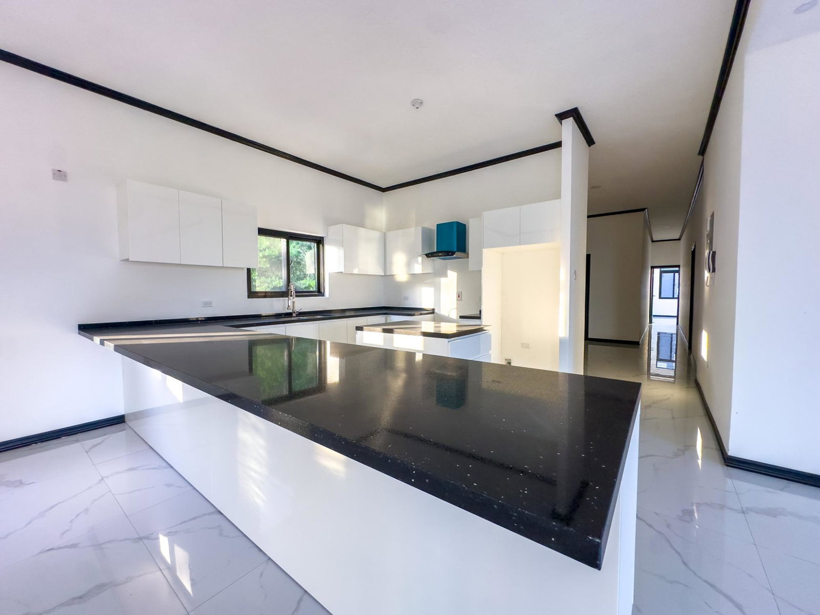 Tenth image of 21-11-13 Hill Road in Kingston 8, St. Andrew, Jamaica - property is For Sale