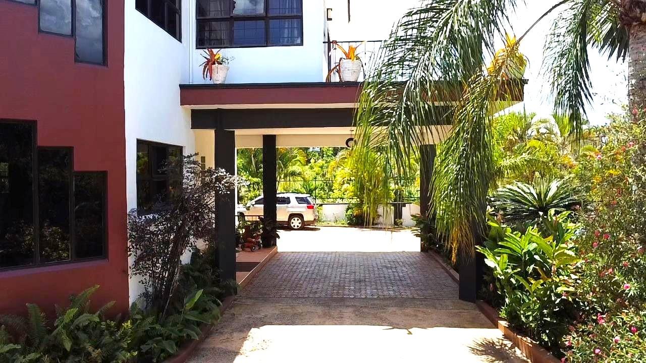 Luxury-5-Bedroom-House-for-Sale-in-Godfrey-Lands-Mandeville-Manchester-Jamaica Seventh image of 1 Fisher Road in Mandeville, Manchester, Jamaica - property is For Sale