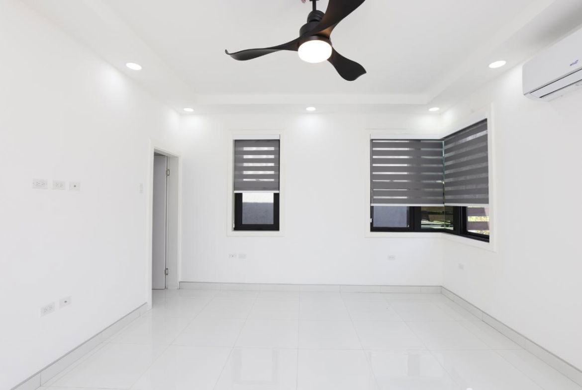 Fourth image of 11-32 Kings House Road in Kingston 6, St. Andrew, Jamaica - property is For Sale