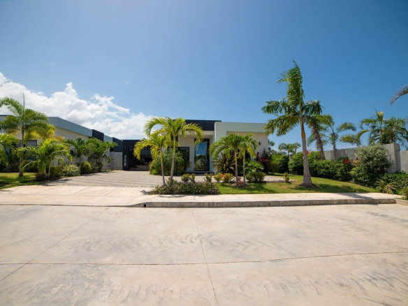 First image of 512- Paradisiac Beach Club in Richmond, St. Ann, Jamaica - property is For Sale