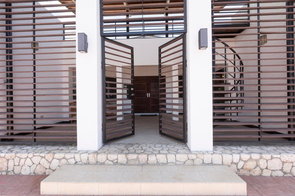 Tenth image of 4 Montclair Drive in Kingston 6, St. Andrew, Jamaica - property is For Sale
