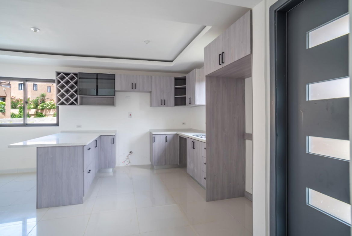 Fifth image of 27- Ocho Rios Country Club in Ocho Rios, St. Ann, Jamaica - property is For Sale