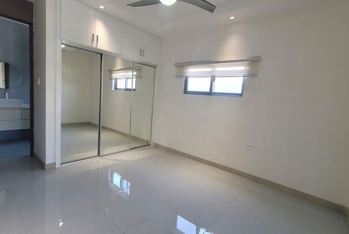 Twenty-Fourth image of 277- Paradisiac Beach Club, on in Ocho Rios, St. Ann, Jamaica - property is For Sale