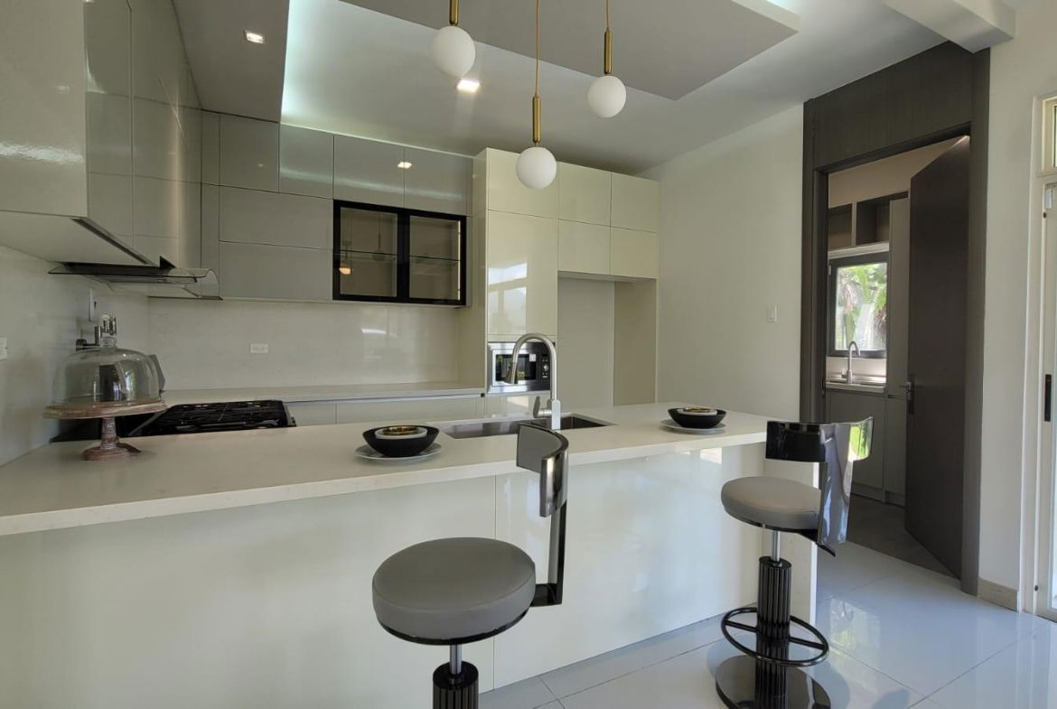 Tenth image of 277- Paradisiac Beach Club, on in Ocho Rios, St. Ann, Jamaica - property is For Sale