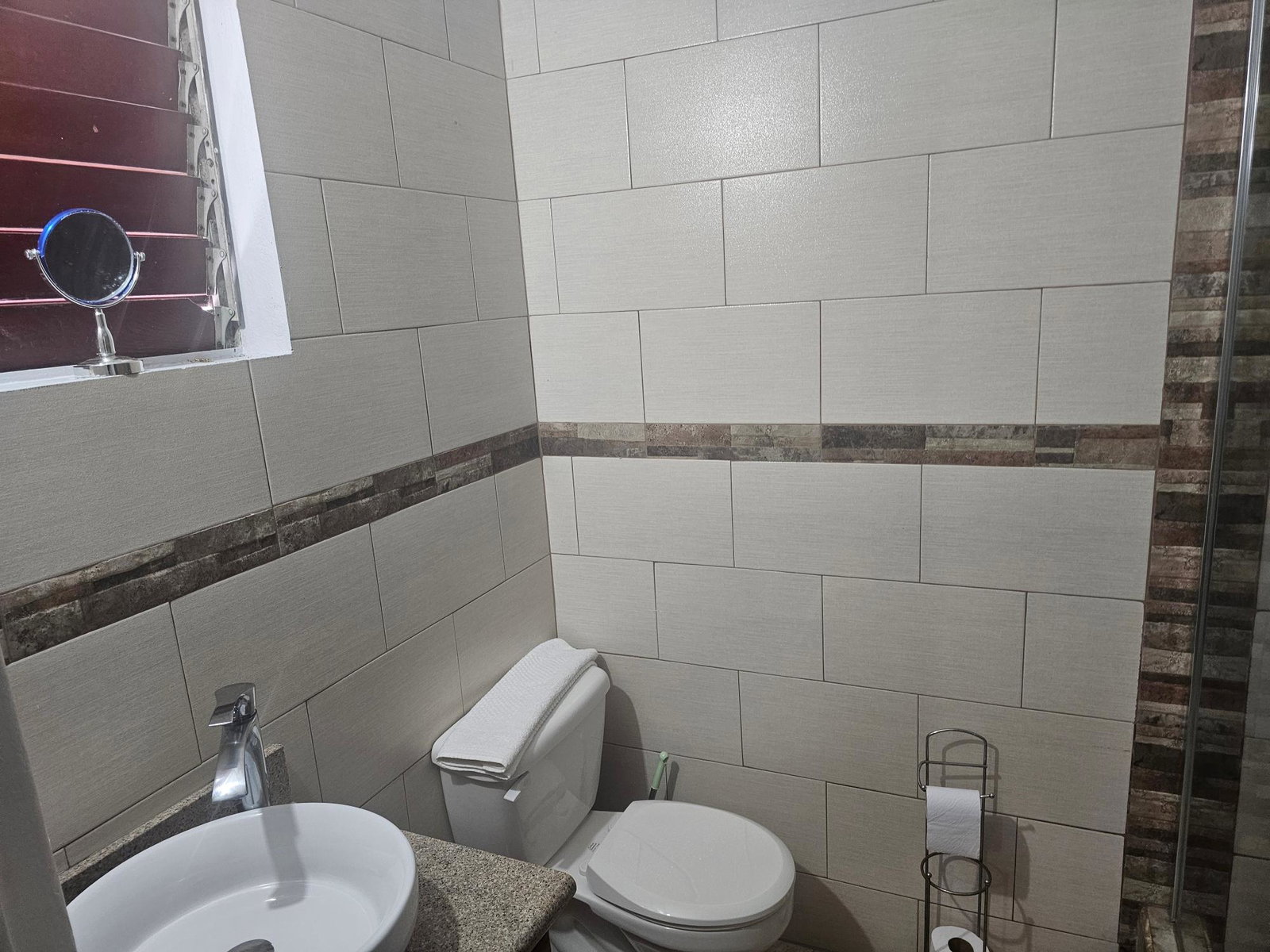 Ninth image of 33-125 1/2 Constant Spring Road in Kingston 8, St. Andrew, Jamaica - property is For Sale