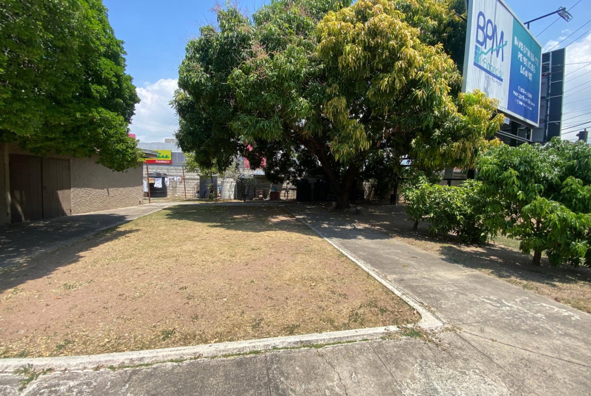 Sixteenth image of 13-5 West Kings House Road in Kingston 10, St. Andrew, Jamaica - property is For Rent
