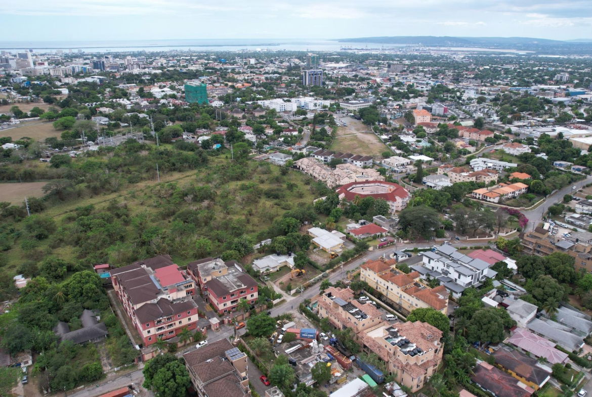 Fifth image of 24-9-11 Washington Drive, Condomi in Kingston 10, St. Andrew, Jamaica - property is For Rent