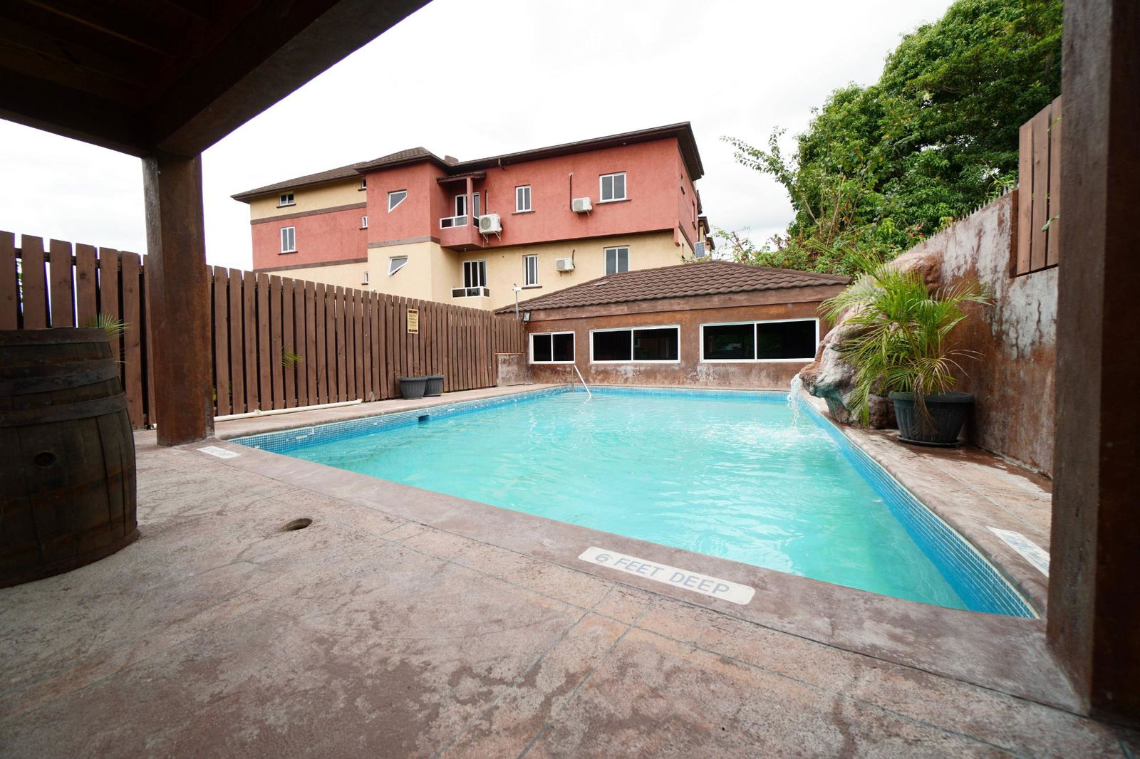 Tenth image of 24-9-11 Washington Drive, Condomi in Kingston 10, St. Andrew, Jamaica - property is For Rent