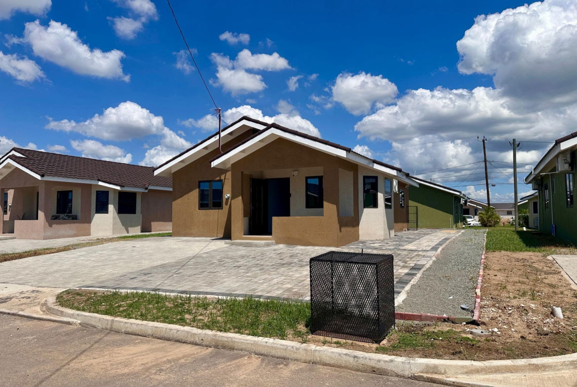 Modern-2-Bed-House-for-Rent-in-Oak-Estate-Phase-1-St.-Catherine-Jamaica Twenty-Sixth image of 439 Oak Estate Phase 1 Munici in Spanish Town, St. Catherine, Jamaica - property is For Rent