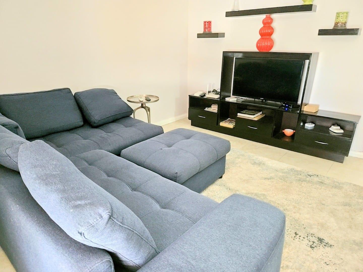 Modern-2-Bedroom-Apartment-for-Rent-at-Oxford-Manor-St.-Andrew-Jamaica Second image of 5n-12-16 Oxford Road in Kingston 10, St. Andrew, Jamaica - property is For Rent